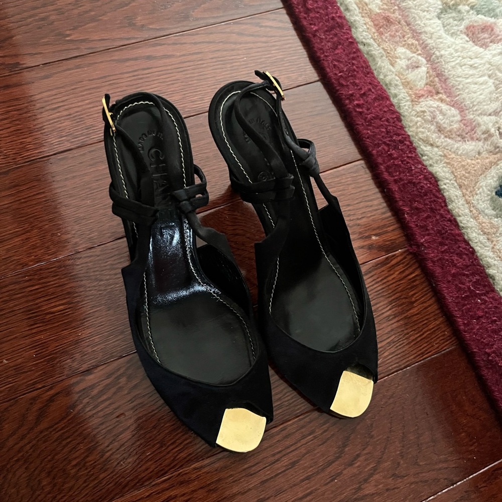 CHANEL Black and Gold Heels Size 8